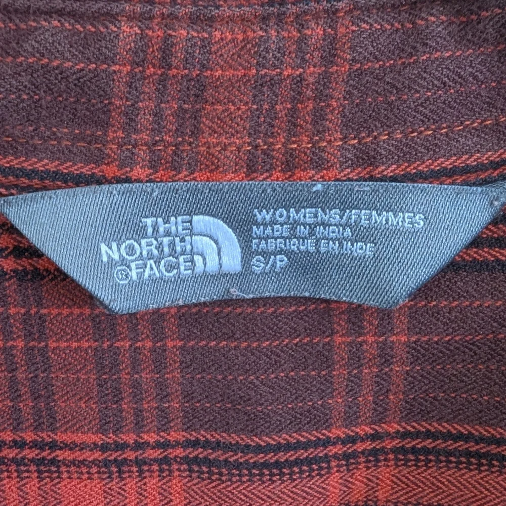 The North Face Women’s Plaid Button-Up Shirt - Size Small - Picture 4 of 6